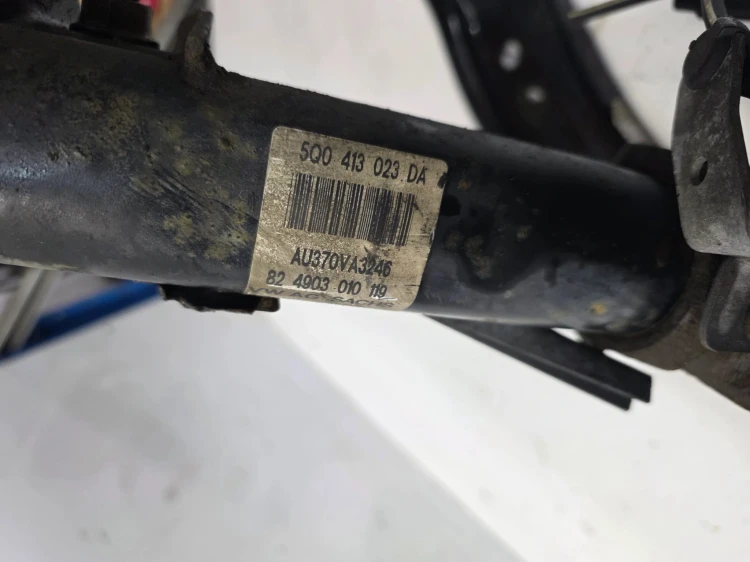 ZWROTNICA LEWA KOMPLET AUDI A3 8V VW SEAT SKODA 5Q0413023DA 5Q0407151R R*3*