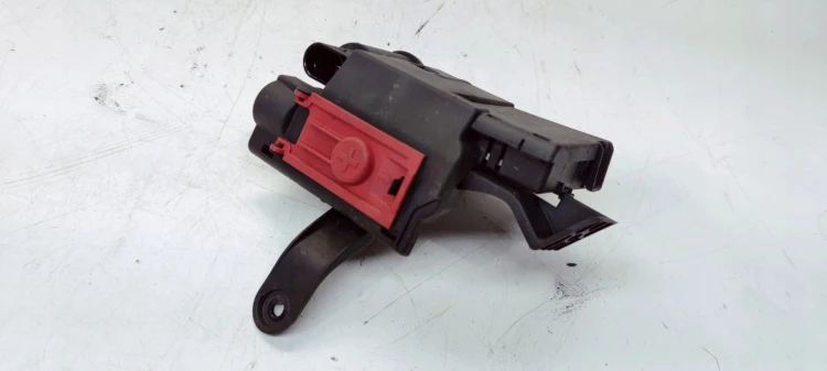 ROZDZIELACZ PRĄDU KLEMA + AUDI A4 B9 A5 8W 8W0941823 8W0941824AN