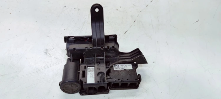ROZDZIELACZ PRĄDU KLEMA + AUDI A4 B9 A5 8W 8W0941823 8W0941824AN