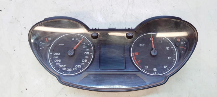 LICZNIK ZEGARY AUDI Q5 8R 2.0 TFSI 8R0920900N