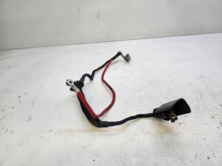 KLEMA PLUSOWA WIĄZKA ROZRUSZNIKA AUDI Q3 8U 5N0971228D