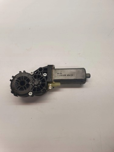 SILNICZEK REGULACJI FOTELA AUDI A6 C6 0390203225