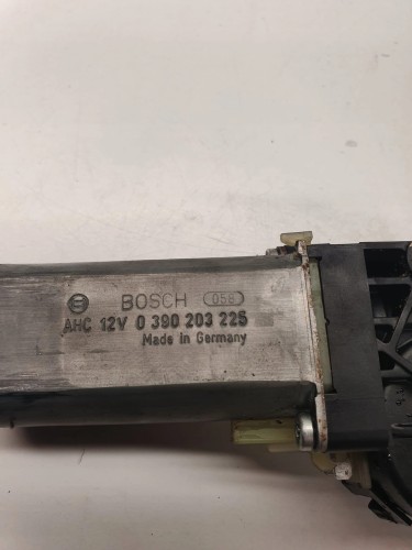 SILNICZEK REGULACJI FOTELA AUDI A6 C6 0390203225