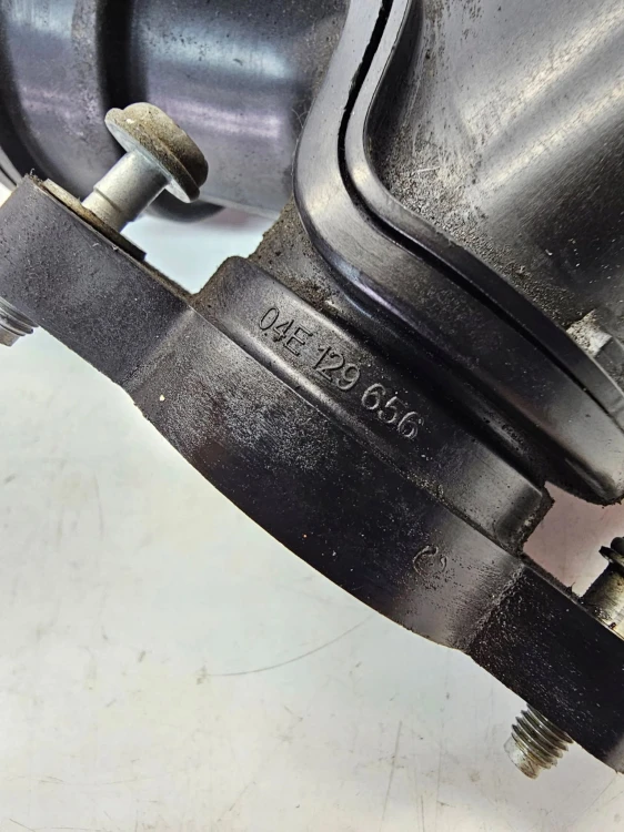 WLOT DOLOT POWIETRZA AUDI A3 8V VW SEAT SKODA 04E129656