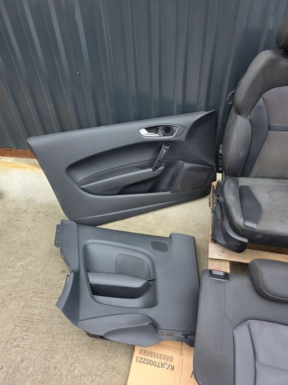 FOTEL FOTELE KOMPLET AUDI A1 8X 8X3 3-DRZWI SKÓRA+MATERIAŁ ORYGINAŁ !!!