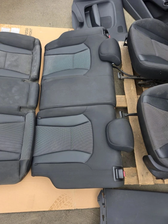 FOTEL FOTELE KOMPLET AUDI A1 8X 8X3 3-DRZWI SKÓRA+MATERIAŁ ORYGINAŁ !!!