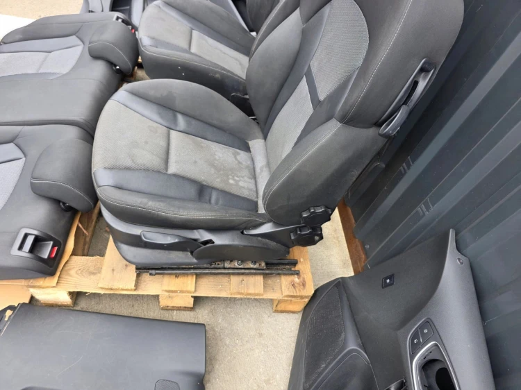 FOTEL FOTELE KOMPLET AUDI A1 8X 8X3 3-DRZWI SKÓRA+MATERIAŁ ORYGINAŁ !!!