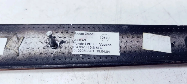 DEKOR DRZWI LEWY TYŁ AUDI A3 8P 8P4867419B 5TQ