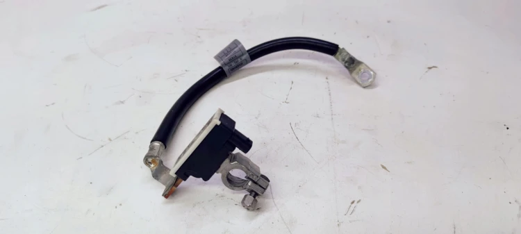 KLEMA MINUSOWA AUDI A1 A4 A5 A6 8K0915181