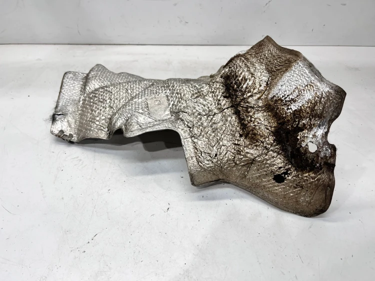 OSŁONA TERMICZNA AUDI TT 8J 8J0825621B