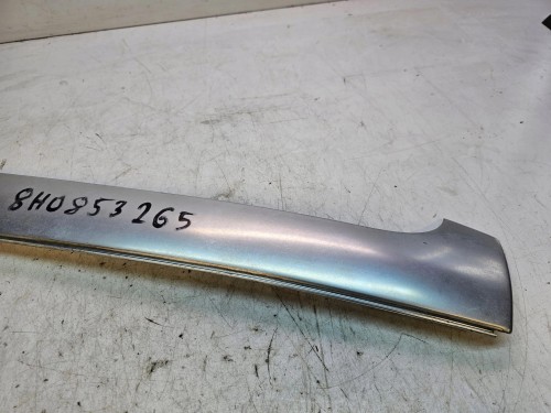 LISTWA SZYBY CZOŁOWEJ LEWA CHROM AUDI A4 B6 B7 CABRIO 8H0853265