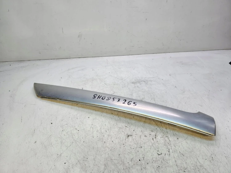 LISTWA SZYBY CZOŁOWEJ LEWA CHROM AUDI A4 B6 B7 CABRIO 8H0853265