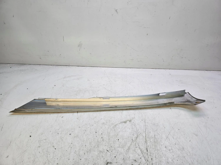 LISTWA SZYBY CZOŁOWEJ LEWA CHROM AUDI A4 B6 B7 CABRIO 8H0853265