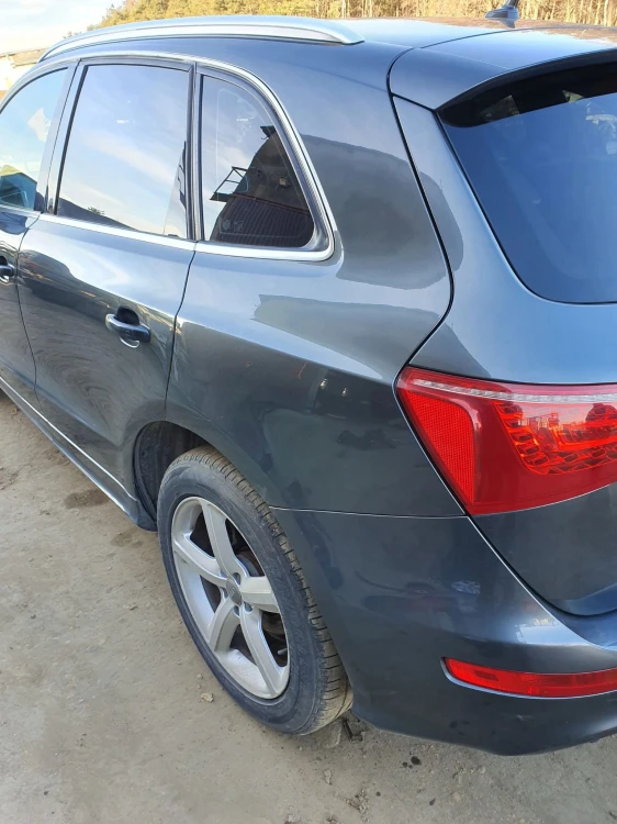 RELING DACHOWY CHROM LEWY AUDI Q5 8R0860021