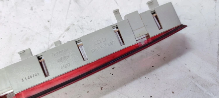ŚWIATŁO STOP STOPU AUDI A3 8P LIFT 3 D 8P0945097