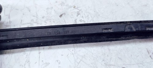 LISTWA SZYBY CZOŁOWEJ LEWA AUDI A5 8T0854327A