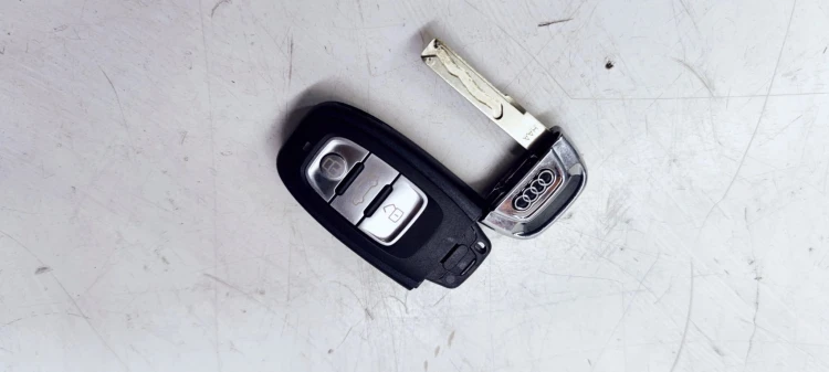 KLUCZYK PILOT AUDI A4 S4 B8 A5 S5 Q5 8T0959754K *2