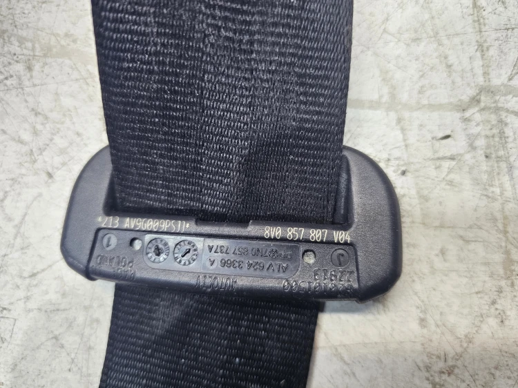 ZAPINKA PASA BEZPIECZEŃSTWA TYŁ AUDI A3 8V 8V0857740 8V0857807