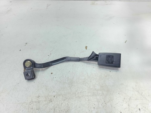 ZAPINKA PASA BEZPIECZEŃSTWA PRAWA AUDI A3 8L 8L0858676H