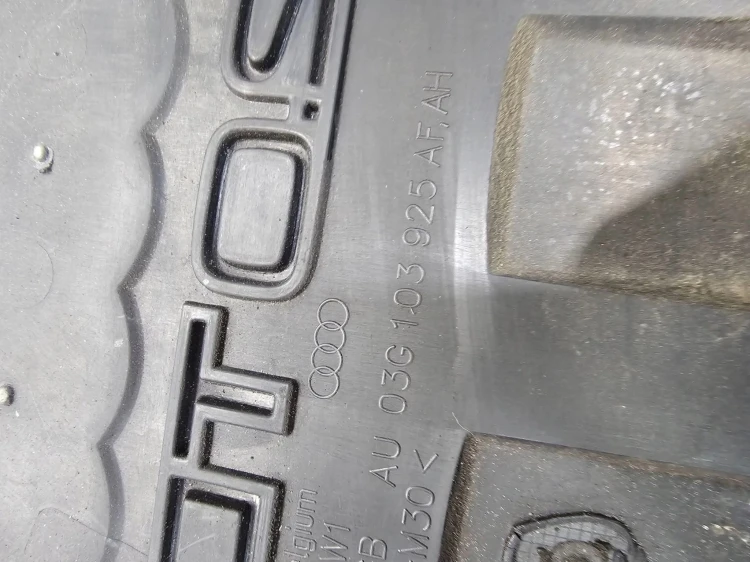 OSŁONA POKRYWA SILNIKA VW AUDI A3 8P 2.0 TDI 03G103925AF