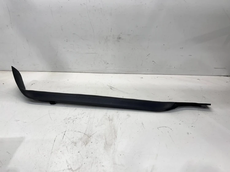 OSŁONA POSZYCIA PROGU PRAWA VW SHARAN 7M3853372
