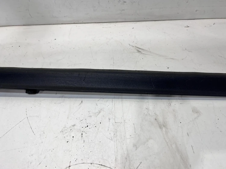 OSŁONA POSZYCIA PROGU PRAWA VW SHARAN 7M3853372