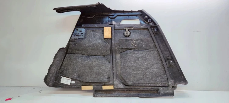 BOCZEK TAPICERKA BAGAŻNIKA LEWY TYŁ AUDI Q5 8R 8R0863879A