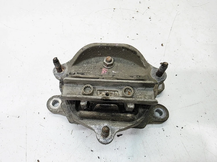 ŁAPA PODUSZKA SKRZYNI BIEGÓW AUDI A4 B8 A5 8T Q5 8R 8K0399115S