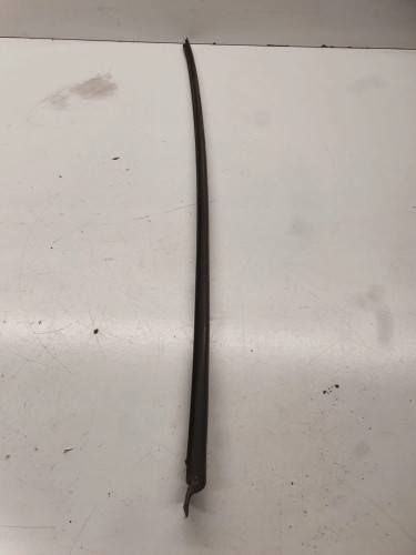 LISTWA SZYBY CZOŁOWEJ AUDI A3 8P LEWA 8P0854327B