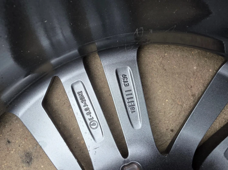 FELGA ALUMINIOWA AUDI Q5 80A FY VW SEAT 8.0J R20 ET39 80A601025AE / F S1/26