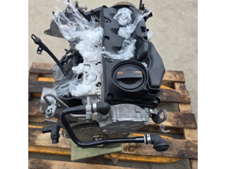 SILNIK AUDI A5 8T A4 B8 Q5 SEAT 2.0 TDI CJC BEZ OSPRZĘTU 144412 KM !!!