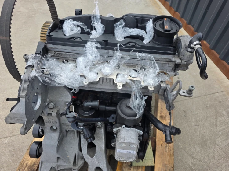 SILNIK AUDI A5 8T A4 B8 Q5 SEAT 2.0 TDI CJC BEZ OSPRZĘTU 144412 KM !!!