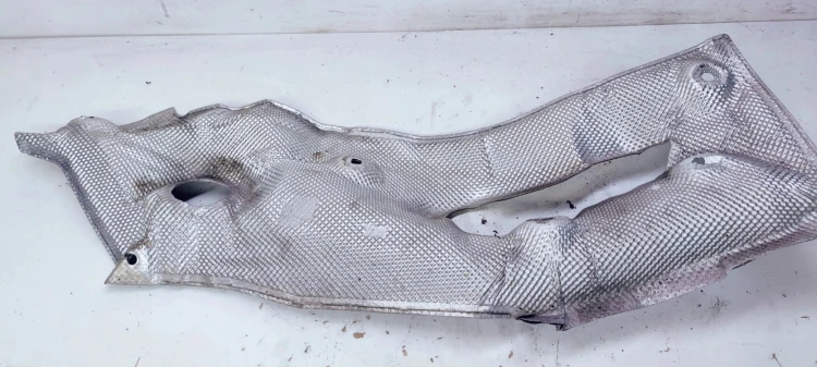 OSŁONA TERMICZNA WYDECHU AUDI A8 D4 4H1825643C