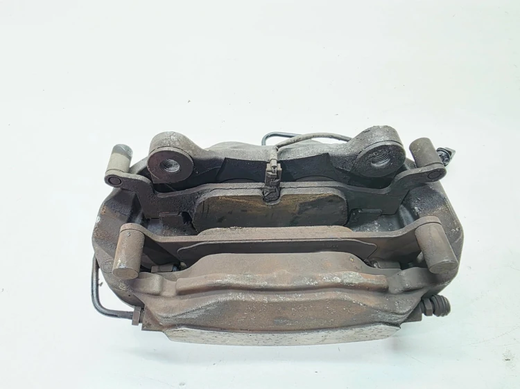 ZACISK HAMULCOWY LEWY PRZÓD AUDI A4 B9 A5 Q5 8W05DR 971 8W05DR 8W0615107E