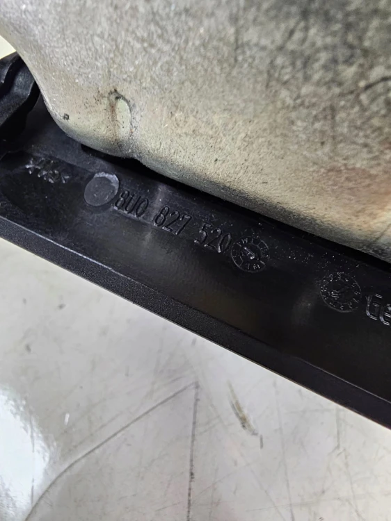 ZAMEK KLAPY TYŁ AUDI Q3 8U 8U0827520