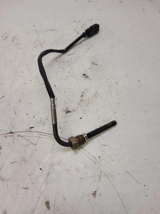 CZUJNIK TEMPERATU SPALIN AUDI A6 A7 A8 4H0906088AA