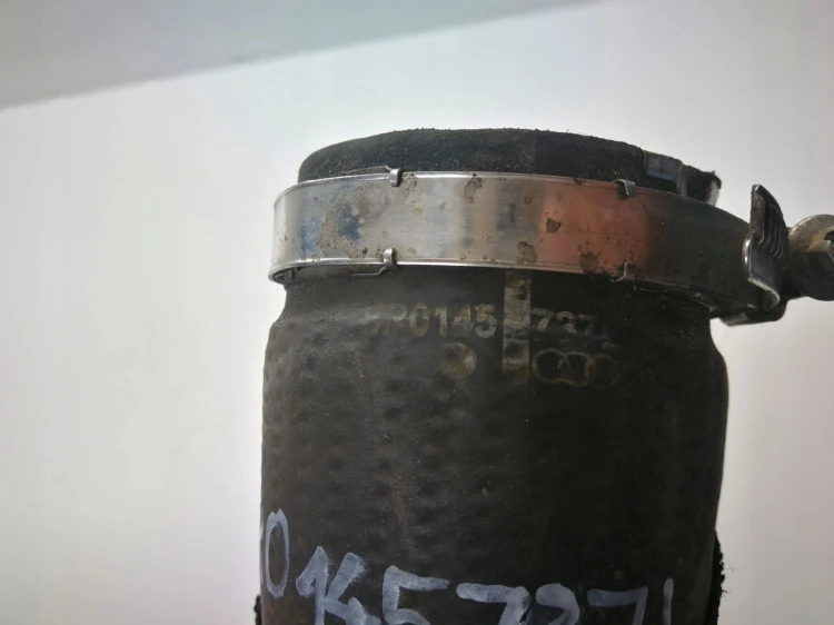 RURA WĄŻ INTERCOOLERA AUDI Q5 8R 8R0145737L