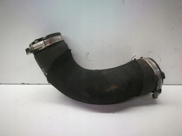 RURA WĄŻ INTERCOOLERA AUDI Q5 8R 8R0145737L