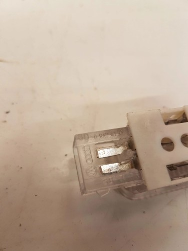 LAMPKA OŚWIETLENIE KABINY AUDI A4 B8 A5 8D0947415