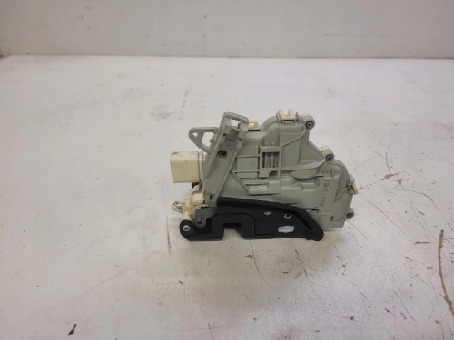 ZAMEK DRZWI PRAWY TYŁ AUDI A4 B9 A5 A6 4G0839016C