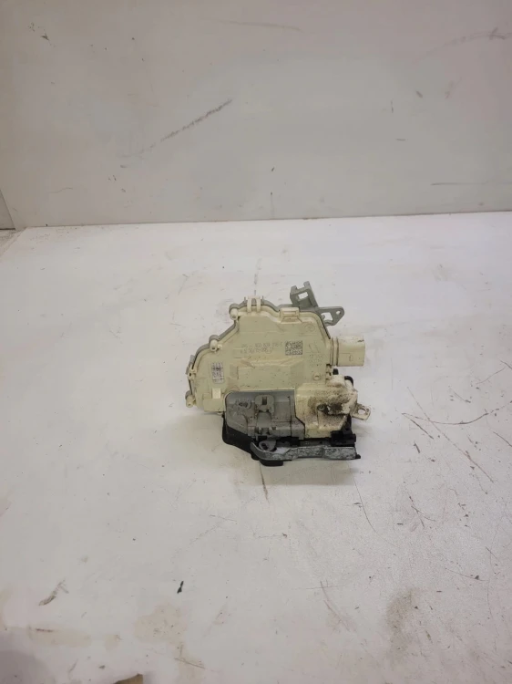 ZAMEK DRZWI PRAWY TYŁ AUDI A4 B9 A5 A6 4G0839016C