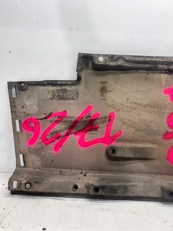OSŁONA PŁYTA PODWOZIA LEWA DUŻA AUDI A6 C7 4G0825207E 17/26