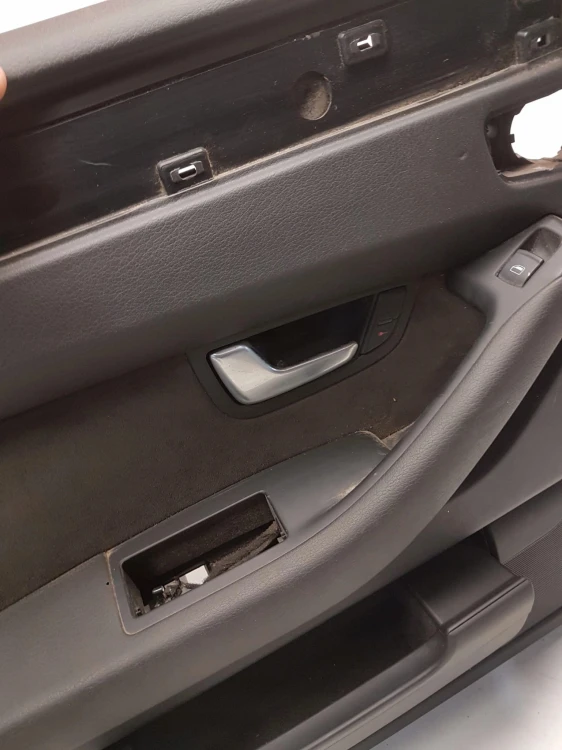 BOCZEK DRZWI LEWY TYŁ AUDI A8 D3 LIFT 4E0868065