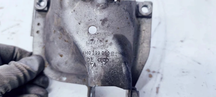 OSŁONA PODUSZKI SILNIKA AUDI A8 D4 4H0399060B