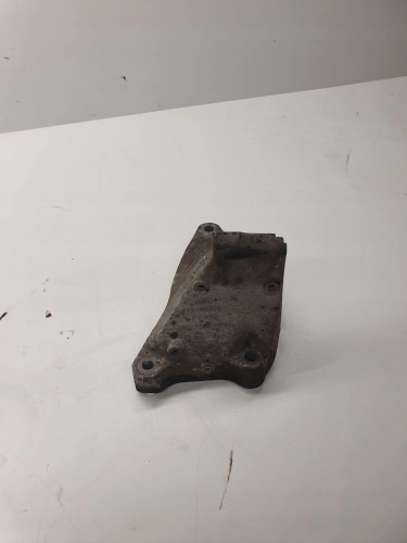 ŁAPA PODPORA SILNIKA AUDI A6C6 4.2 BVJ 4F0199308AF