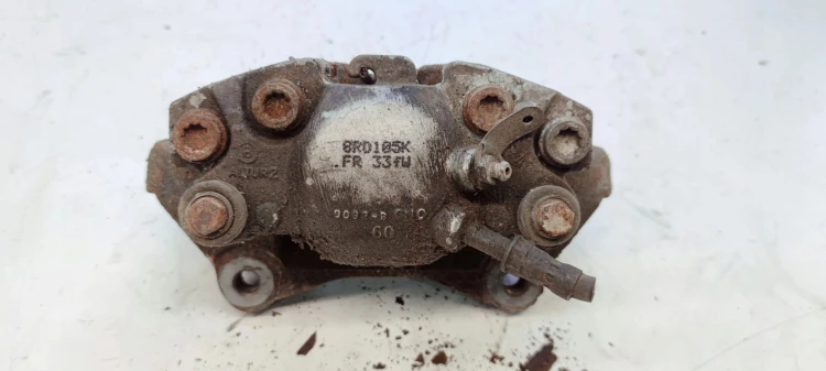 ZACISK HAMULCOWY PRAWY PRZÓD AUDI A4 A5 Q5 8R0105K