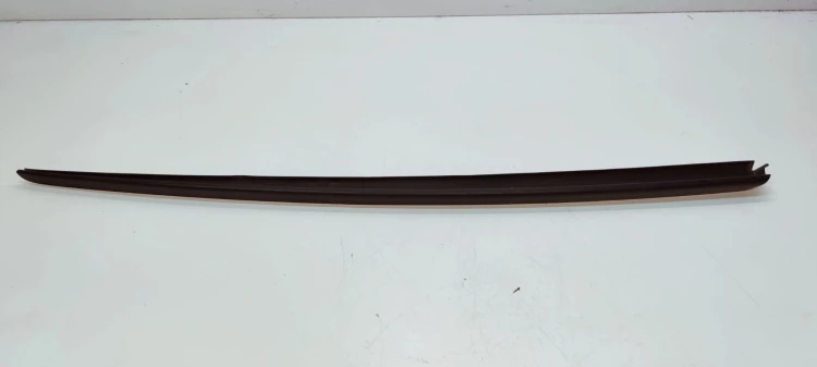 LISTWA ZBIERAJĄCA SZYBY CZOŁOWEJ PRAWA AUDI A6 C7 LIFT 4G0854328B