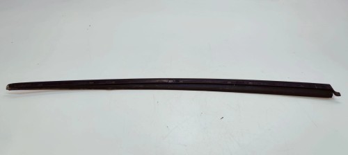 LISTWA ZBIERAJĄCA SZYBY CZOŁOWEJ PRAWA AUDI A6 C7 LIFT 4G0854328B