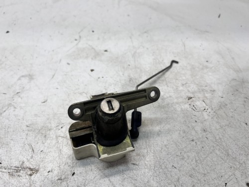 WKŁADKA KLAPY TYŁ AUDI A3 8L 8D9827573A