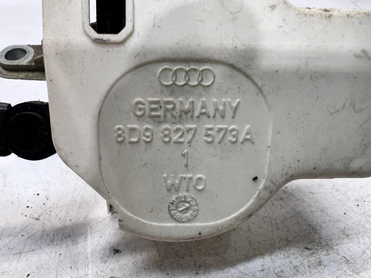 WKŁADKA KLAPY TYŁ AUDI A3 8L 8D9827573A